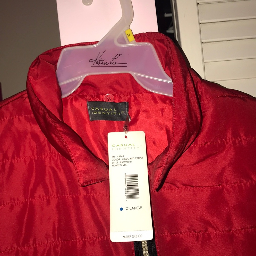 Red Vest - Picture 4 of 5